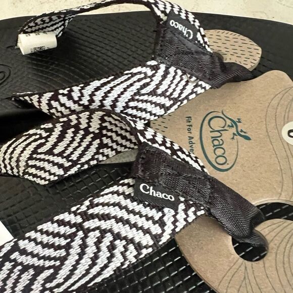 NWT Chaco Classic Flip Flop Everley Black/White Womens Sz 6 - Picture 2 of 5